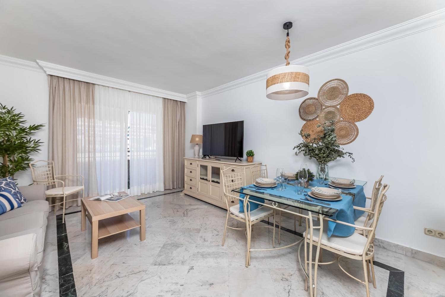 Location Marina Banus With Parking Rdr409 Apartemen